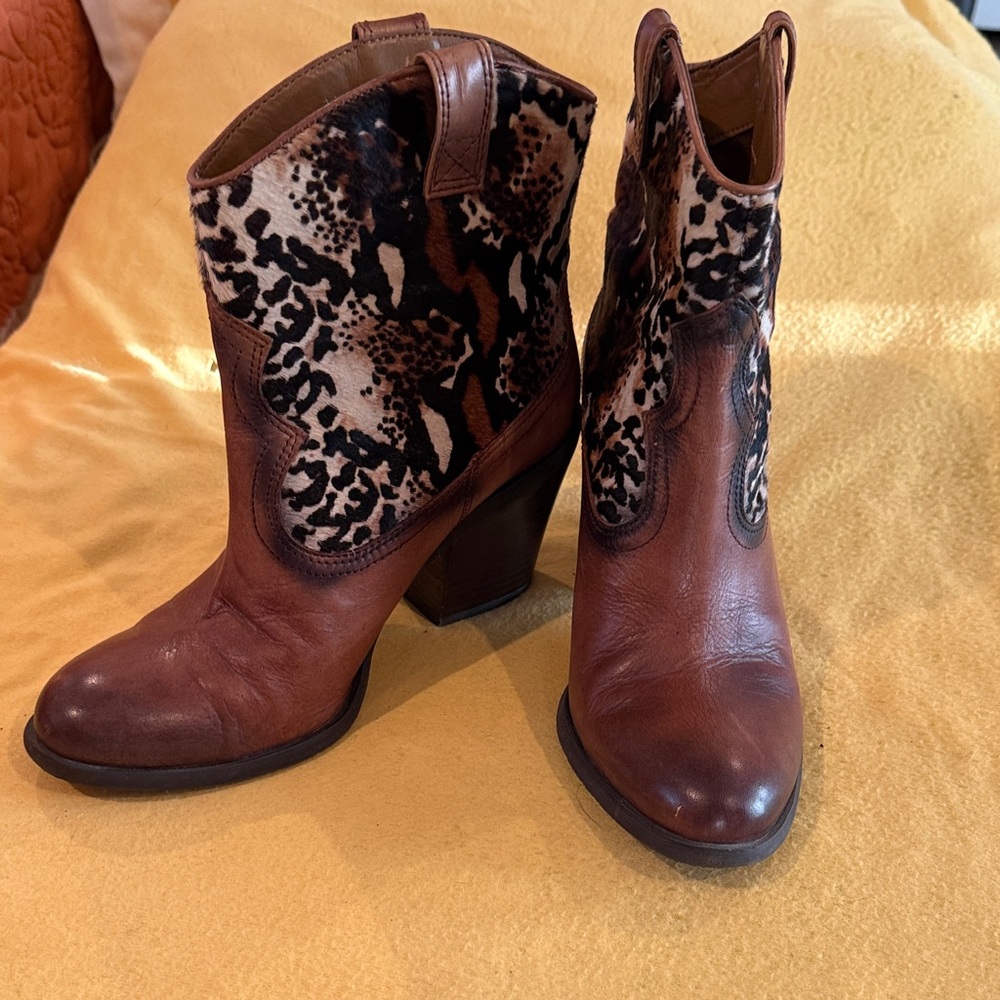 ANTONIO MELANI Animal Print Heeled Boots
